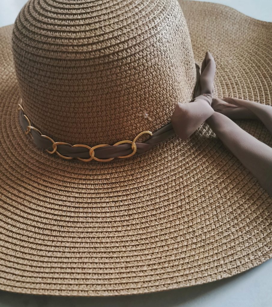 Ladies Tan Chain Detail Hat – Practically Rustic